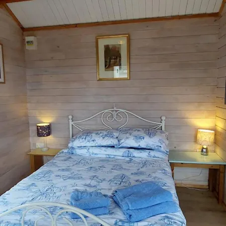 Baxters Bonnie Garden * Passage West